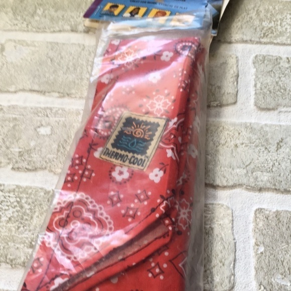 Thermo-Cool Bandana Red Paisley - Picture 5 of 6